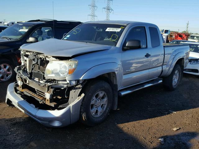 5TEUU42N06Z298547 - 2006 TOYOTA TACOMA SILVER photo 2