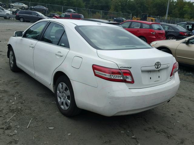 4T1BF3EK2AU551295 - 2010 TOYOTA CAMRY BASE WHITE photo 3