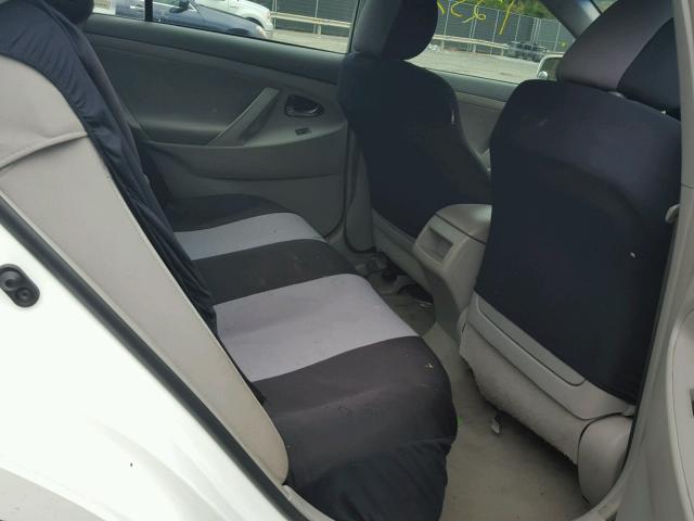 4T1BF3EK2AU551295 - 2010 TOYOTA CAMRY BASE WHITE photo 6