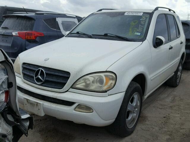 4JGAB54E72A312021 - 2002 MERCEDES-BENZ ML WHITE photo 2