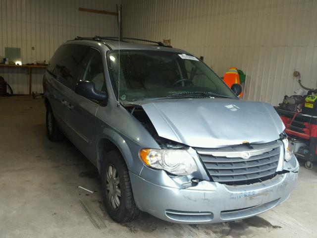 2C4GP54L45R571175 - 2005 CHRYSLER TOWN & COU BLUE photo 1