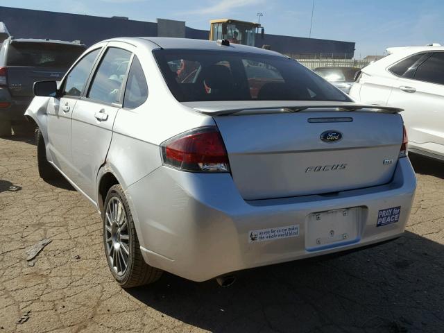 1FAHP3GN3AW184677 - 2010 FORD FOCUS GRAY photo 3