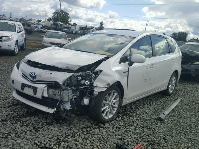 JTDZN3EU8D3239936 - 2013 TOYOTA PRIUS V WHITE photo 2