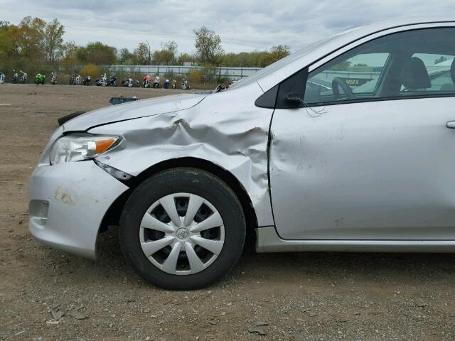 1NXBU4EE6AZ356371 - 2010 TOYOTA COROLLA BA SILVER photo 9