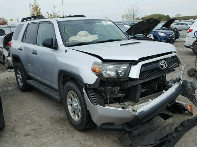 JTEBU5JR2B5059124 - 2011 TOYOTA 4RUNNER SR SILVER photo 1