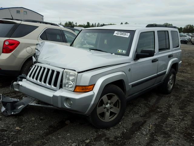 1J8HG48N26C221329 - 2006 JEEP COMMANDER SILVER photo 2