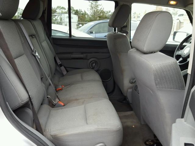 1J8HG48N26C221329 - 2006 JEEP COMMANDER 银色 照片 6