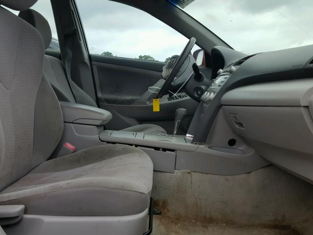 4T1BF3EK4AU112213 - 2010 TOYOTA CAMRY BASE წითელი ფოტო 5