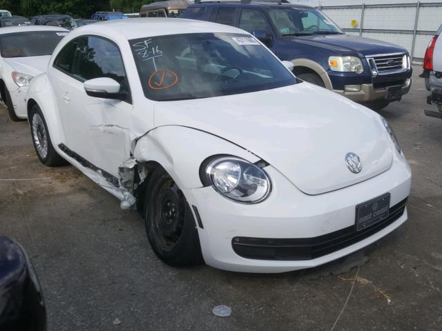 3VWJ17ATXEM665072 - 2014 VOLKSWAGEN BEETLE WHITE photo 1