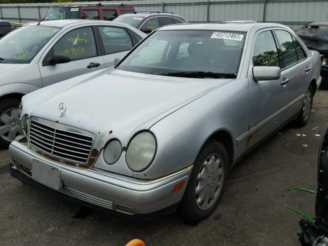 WDBJF55F9VA416965 - 1997 MERCEDES-BENZ E SILVER photo 2