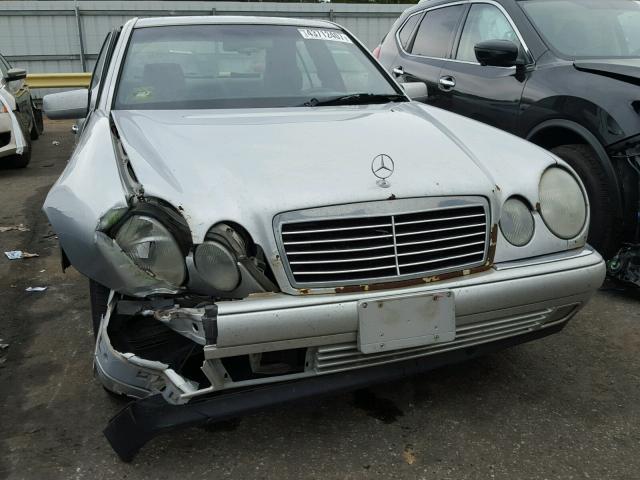 WDBJF55F9VA416965 - 1997 MERCEDES-BENZ E SILVER photo 9