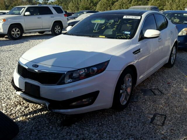 KNAGN4A79B5138917 - 2011 KIA OPTIMA WHITE photo 2