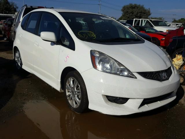 JHMGE88699S049639 - 2009 HONDA FIT SPORT WHITE photo 1