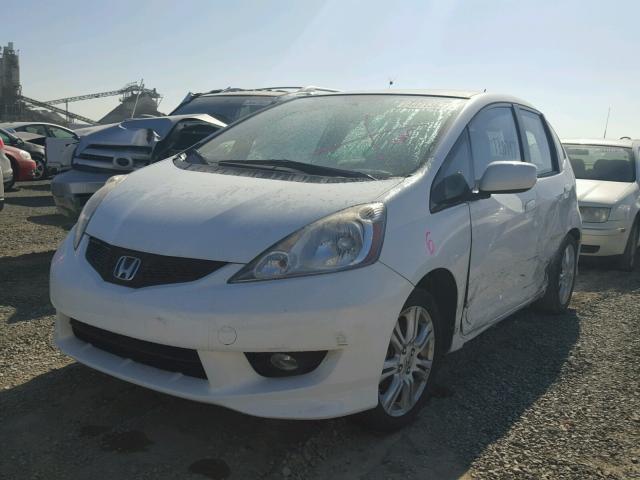 JHMGE88699S049639 - 2009 HONDA FIT SPORT WHITE photo 2