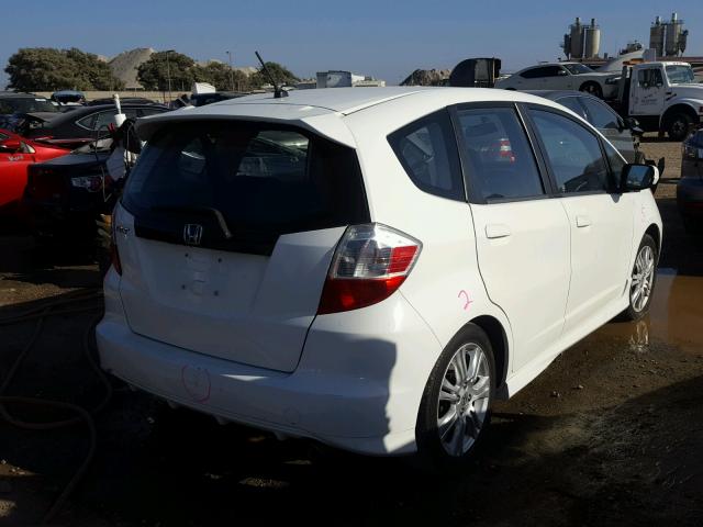 JHMGE88699S049639 - 2009 HONDA FIT SPORT WHITE photo 4