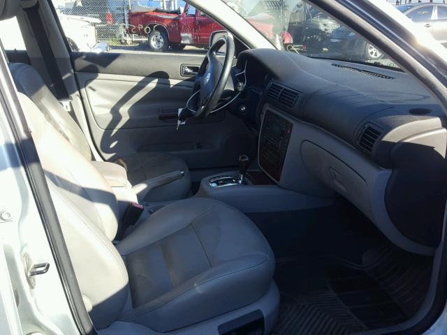 WVWYH63B94E111134 - 2004 VOLKSWAGEN PASSAT GLX 银色 照片 5