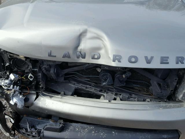 SALAK2D49AA524050 - 2010 LAND ROVER LR4 SILVER photo 7