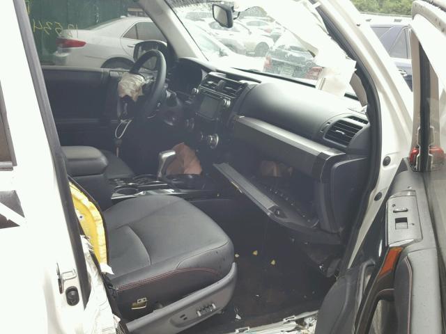 JTEBU5JR9G5292263 - 2016 TOYOTA 4RUNNER SR WHITE photo 5