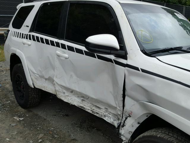JTEBU5JR9G5292263 - 2016 TOYOTA 4RUNNER SR WHITE photo 9