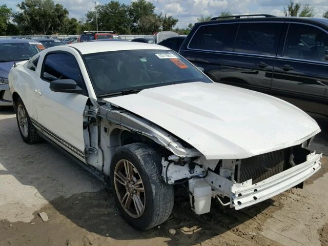 1ZVBP8AN7A5143588 - 2010 FORD MUSTANG WHITE photo 1