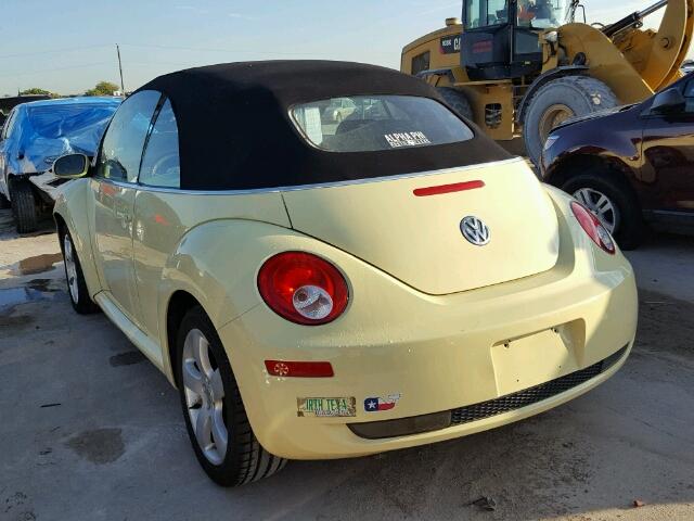 3VWSF31Y06M303988 - 2006 VOLKSWAGEN NEW BEETLE YELLOW photo 3