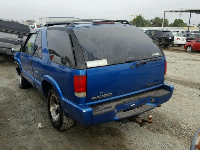 1GNCS18W61K156403 - 2001 CHEVROLET BLAZER BLUE photo 3