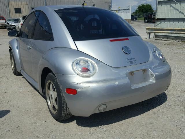 3VWDD21CX2M416046 - 2002 VOLKSWAGEN NEW BEETLE 银色 照片 3