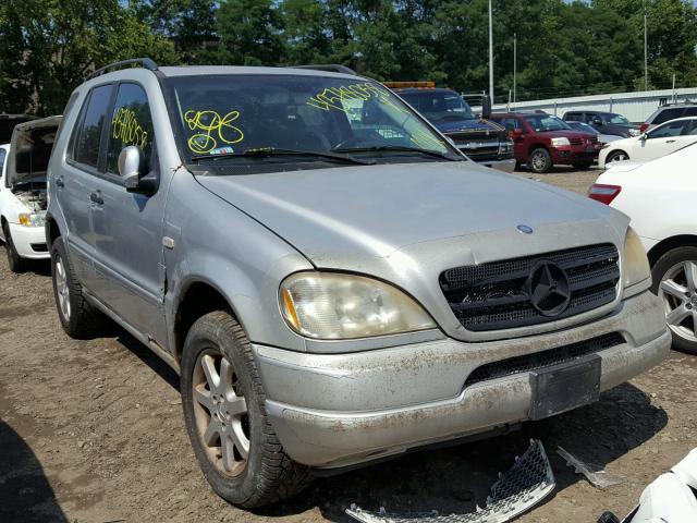 4JGAB72E2YA157028 - 2000 MERCEDES-BENZ ML 430 银色 照片 1