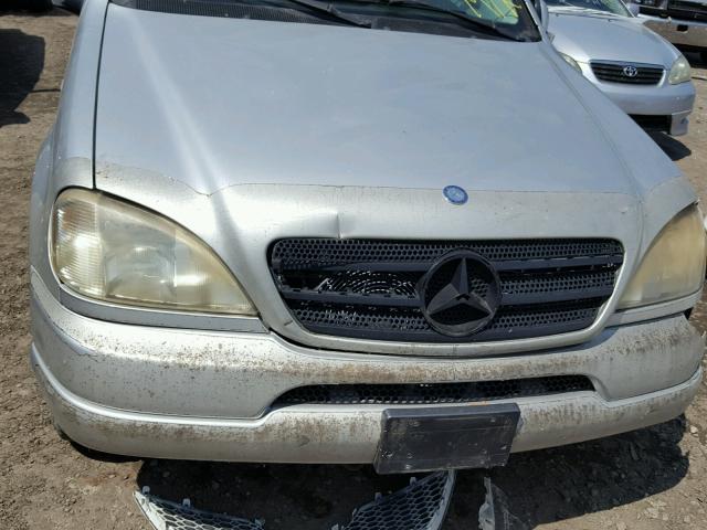 4JGAB72E2YA157028 - 2000 MERCEDES-BENZ ML 430 银色 照片 7