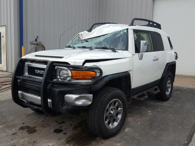 JTEBU4BF4CK132107 - 2012 TOYOTA FJ CRUISER WHITE photo 2