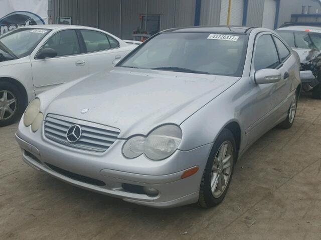 WDBRN40J03A416555 - 2003 MERCEDES-BENZ C 230K SPO SILVER photo 2