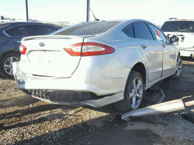 3FA6P0H72FR305814 - 2015 FORD FUSION SE SILVER photo 4