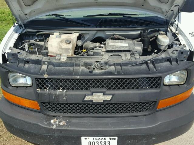 1GCGG25V861178297 - 2006 CHEVROLET EXPRESS G2 WHITE photo 7