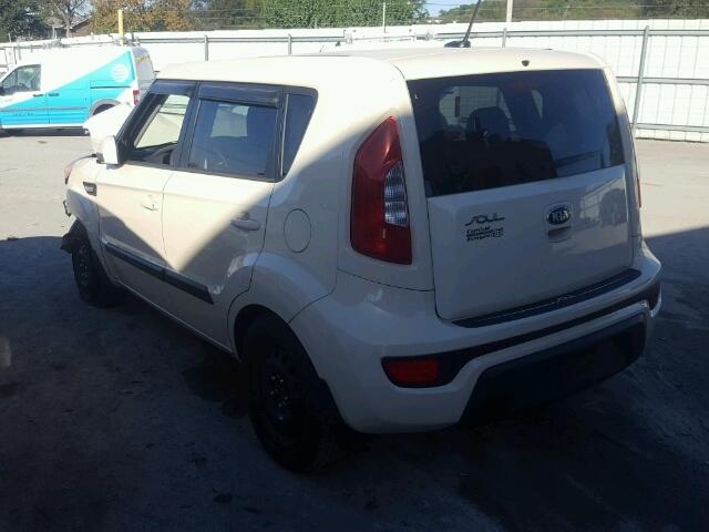 KNDJT2A50D7563452 - 2013 KIA SOUL WHITE photo 3