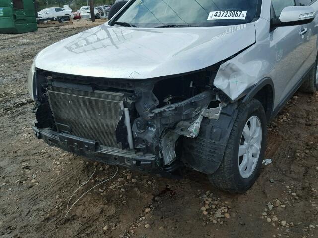 5XYKT3A19BG044035 - 2011 KIA SORENTO BA SILVER photo 9