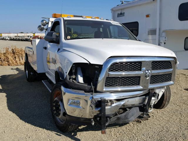 3C7WRMBL9FG615975 - 2015 RAM 5500 WHITE photo 1