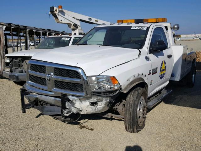 3C7WRMBL9FG615975 - 2015 RAM 5500 WHITE photo 2