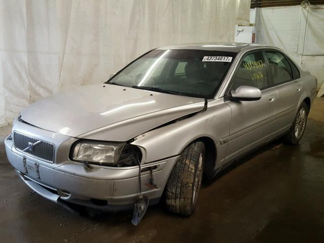 YV1TS92D831304925 - 2003 VOLVO S80 SILVER photo 2