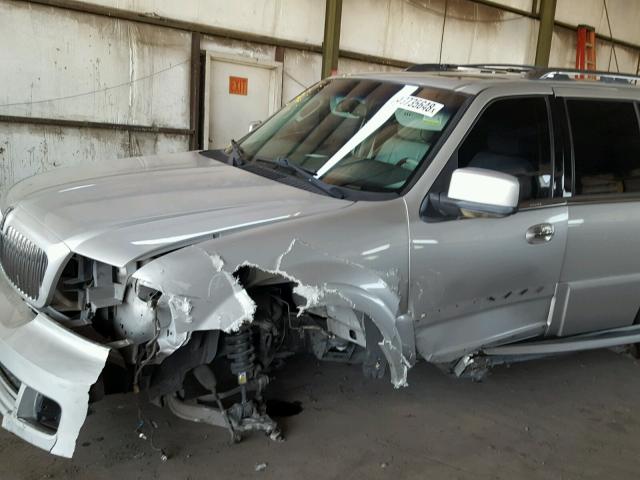 5LMFU27506LJ17301 - 2006 LINCOLN NAVIGATOR Srebrny zdjęcie 9