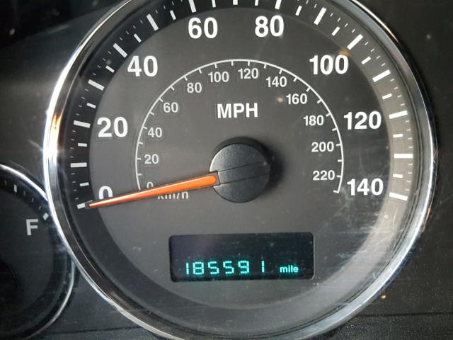 1J8HH48K67C547400 - 2007 JEEP COMMANDER SILVER photo 8