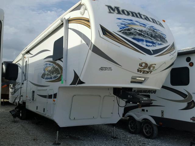 4YDF37227D4701669 - 2014 KEYSTONE M3725 MONT WHITE photo 2