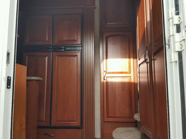 4YDF37227D4701669 - 2014 KEYSTONE M3725 MONT WHITE photo 8