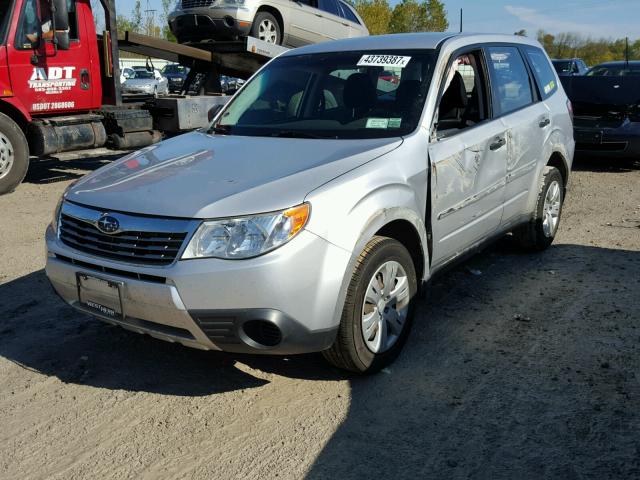 JF2SH61669H797393 - 2009 SUBARU FORESTER 2 SILVER photo 2