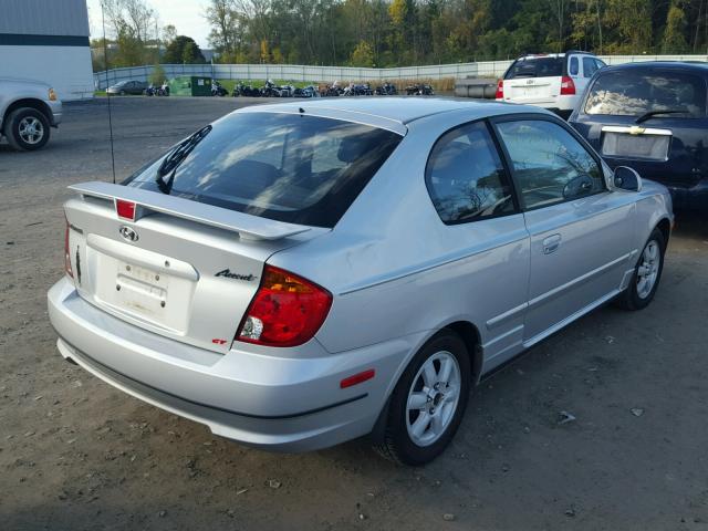 KMHCG35C55U350166 - 2005 HYUNDAI ACCENT GS GRAY photo 4