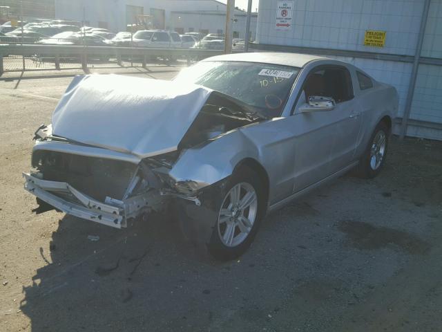 1ZVBP8AMXE5258473 - 2014 FORD MUSTANG SILVER photo 2