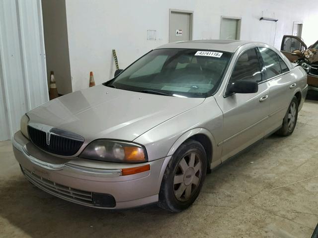 1LNHM87AX2Y689713 - 2002 LINCOLN LS 金色 照片 2