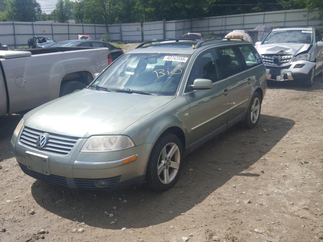 WVWYH63B44E130075 - 2004 VOLKSWAGEN PASSAT GLX მწვანე ფოტო 2