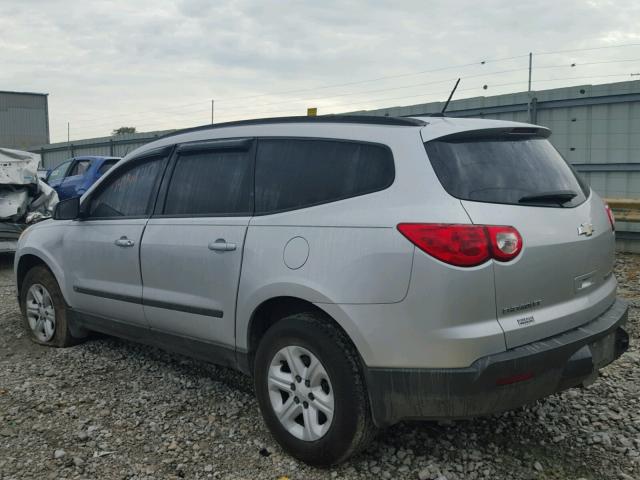 1GNLREED9AS102714 - 2010 CHEVROLET TRAVERSE L SILVER photo 3