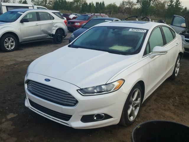 3FA6P0H70GR340014 - 2016 FORD FUSION SE WHITE photo 2