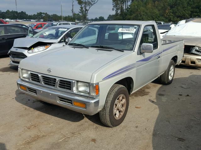 1N6SD11S3TC387985 - 1996 NISSAN TRUCK BASE GRAY photo 2